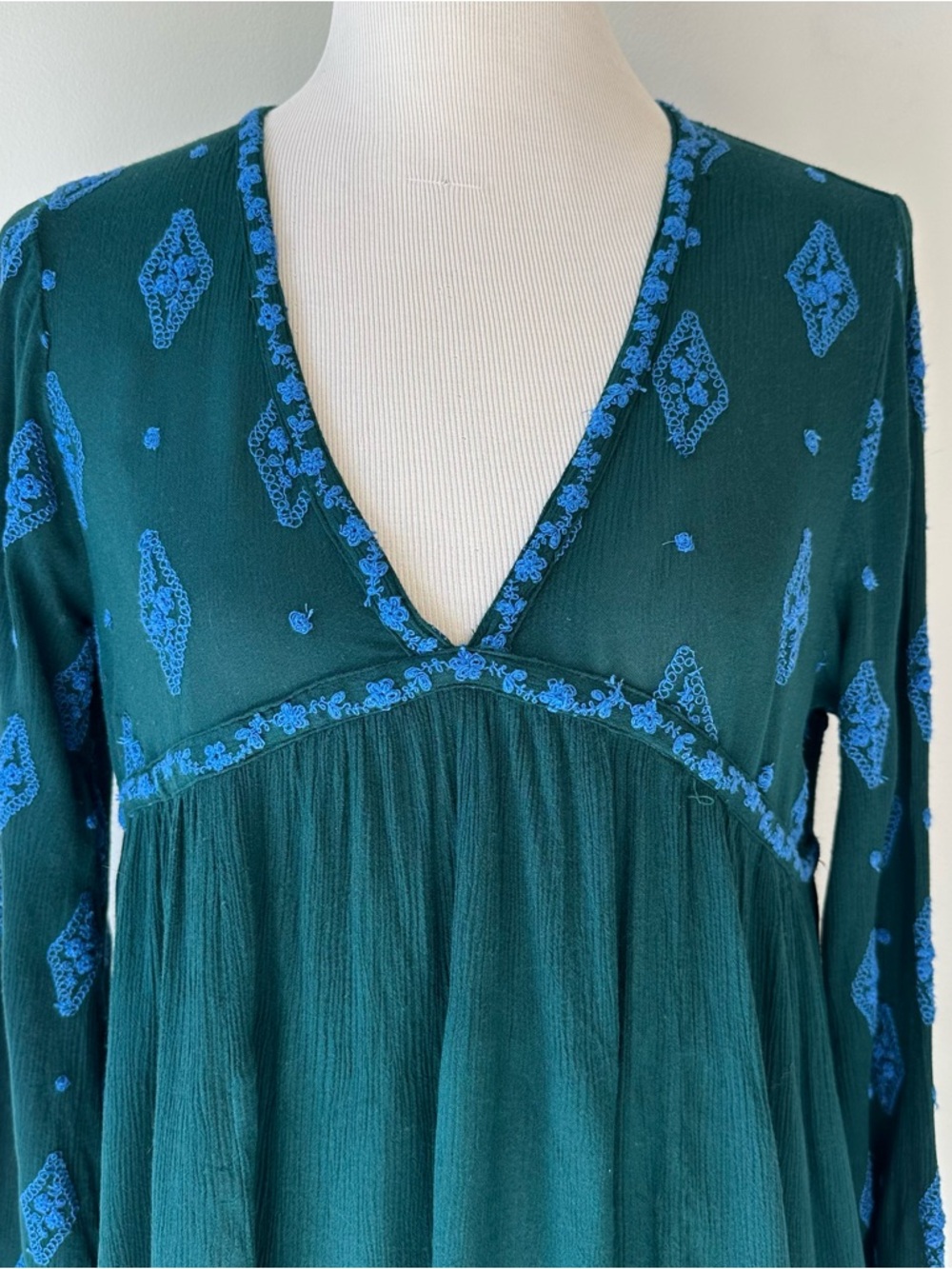 Free People Diamond Embroidered Tunic Top Gauzy Sheer size Small Mermaid Forest - Picture 4 of 16